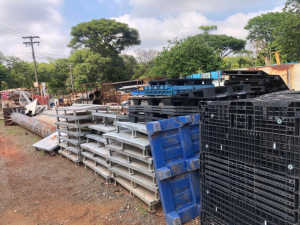 PALLETs de Ferro e Plastico