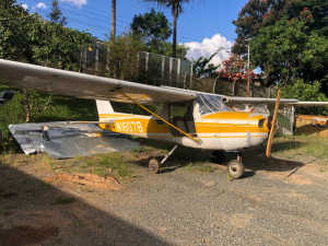Fuselagem Avi�o CESSNA 150 Amarelo