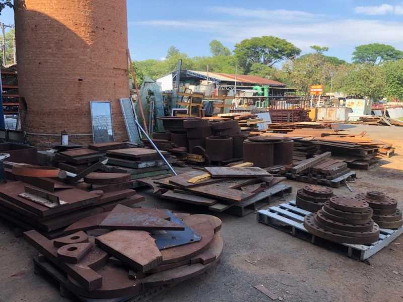 Variados tipos de ferragens estrutural