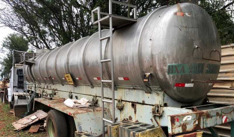 Carreta Tanque de INOX 20.000 Litros ANO 1983 3 eixos 9mts e documentos em ordem