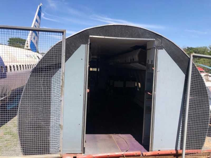 Metade da Fuselagem do Fokker 100 da Avianca