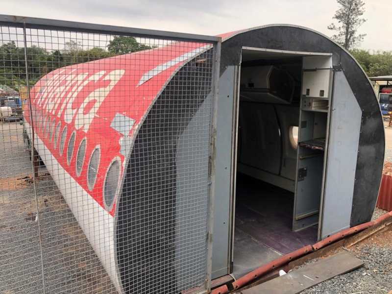Metade da Fuselagem do Fokker 100 da Avianca