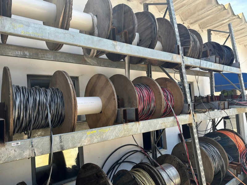 Fios e Cabos de Cobre e Triplex e Quadriprex de alumio, diversas medidas, some
