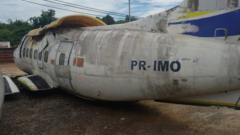 Fuselagem Avi�o LET 410 de 21 lugares