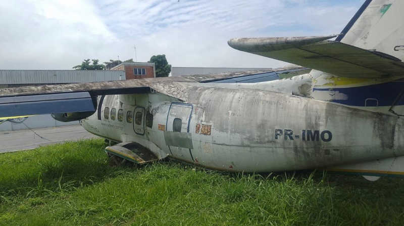 Fuselagem Avi�o LET 410 de 21 lugares