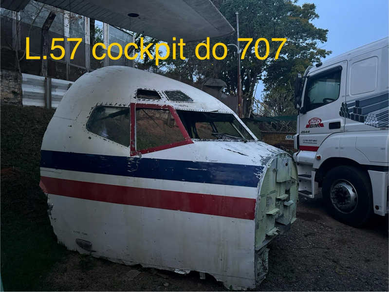 Fuselagem Avi�o Cockpit do JUMBO 707