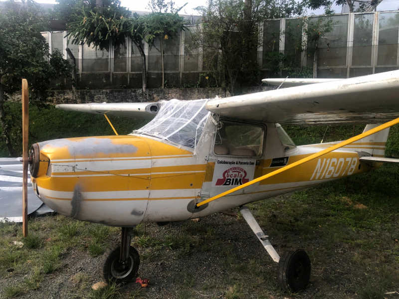 Fuselagem Avi�o Cessna 150 Amarelo