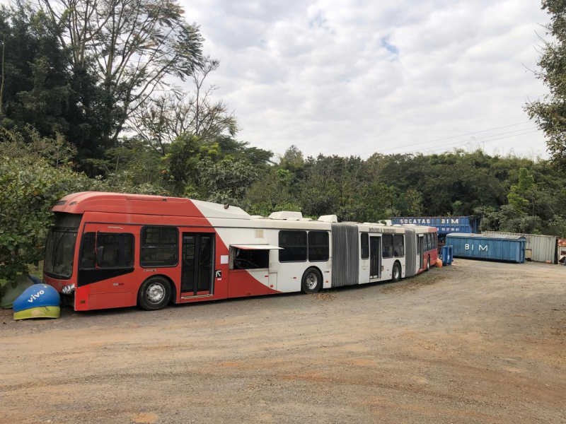 �nibus Volvo Bisanfonado 2005 com baixa no detran
