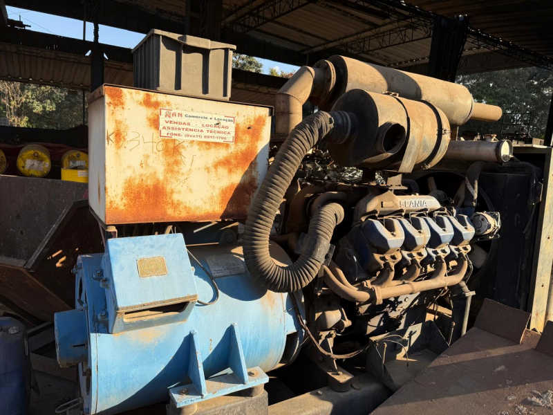 Grupo Gerador Negrini HOOS 245 KVA Gerador, radiador, estrutura e painel, bons, c/ motor Scania fundido