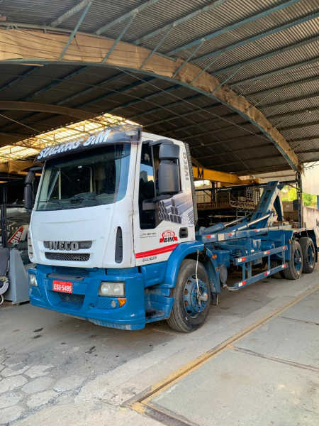 caminhao iveco