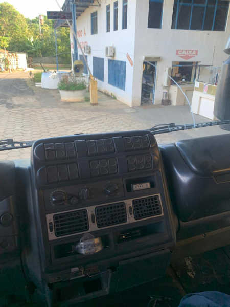 caminhao iveco