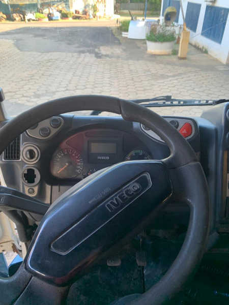 caminhao iveco