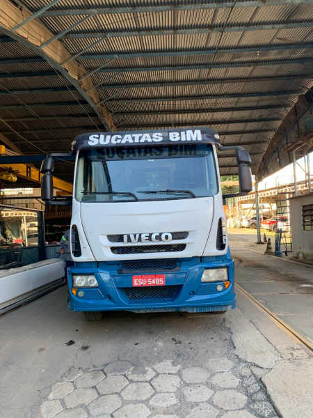 caminhao iveco