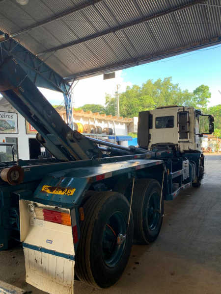 caminhao iveco