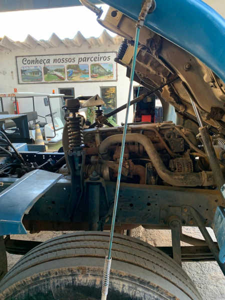 caminhao iveco